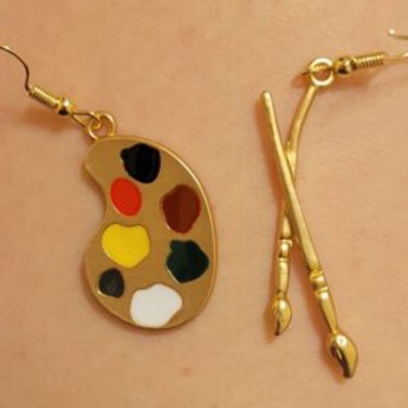 Was $20 🎉 Gold-Tone Palette and Paintbrush Mismatched Drop Earrings BRAND NEW - Picture 5 of 8